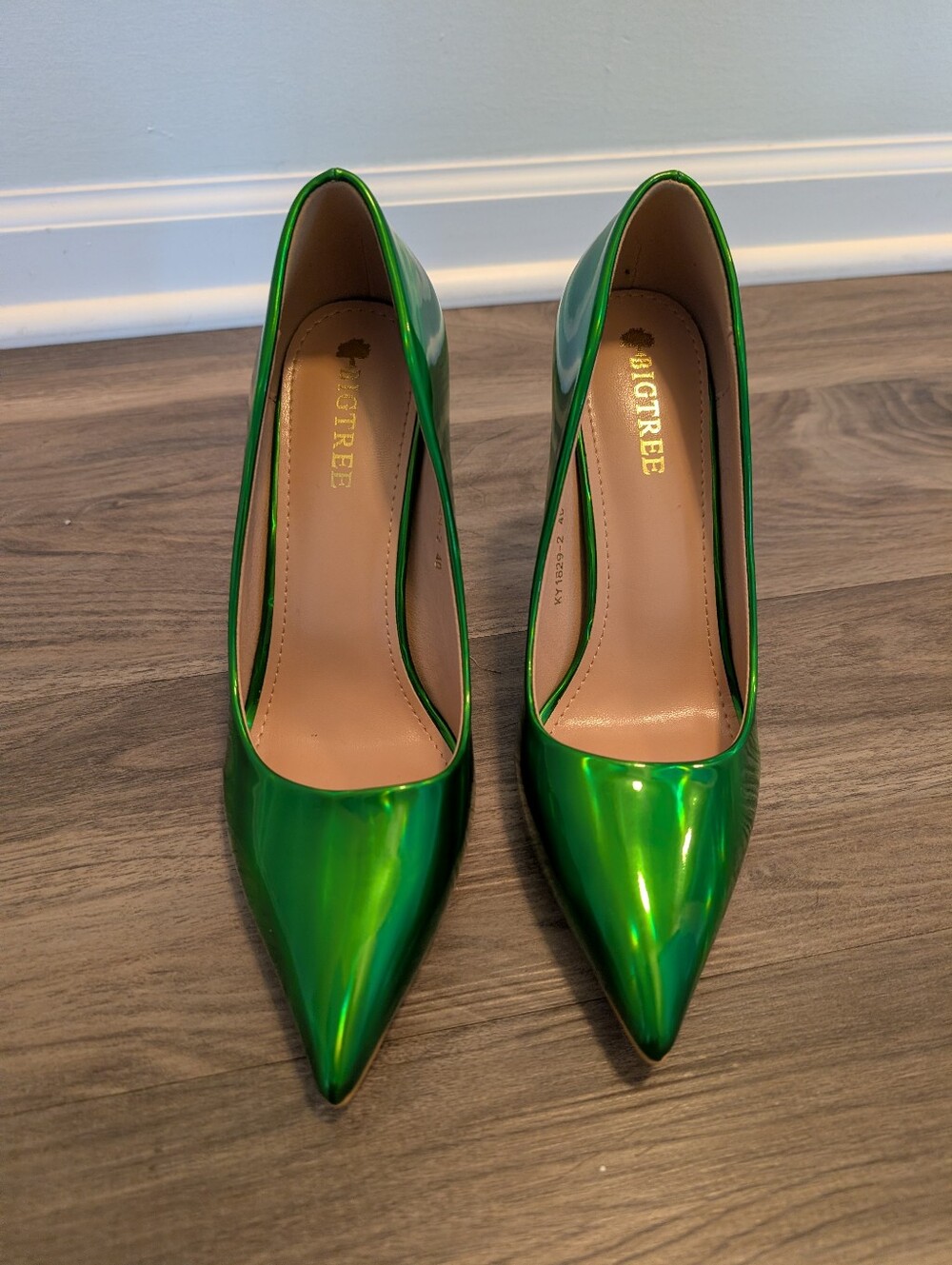 Bigtree Shiny Emerald Green Pointed Toe Pumps
